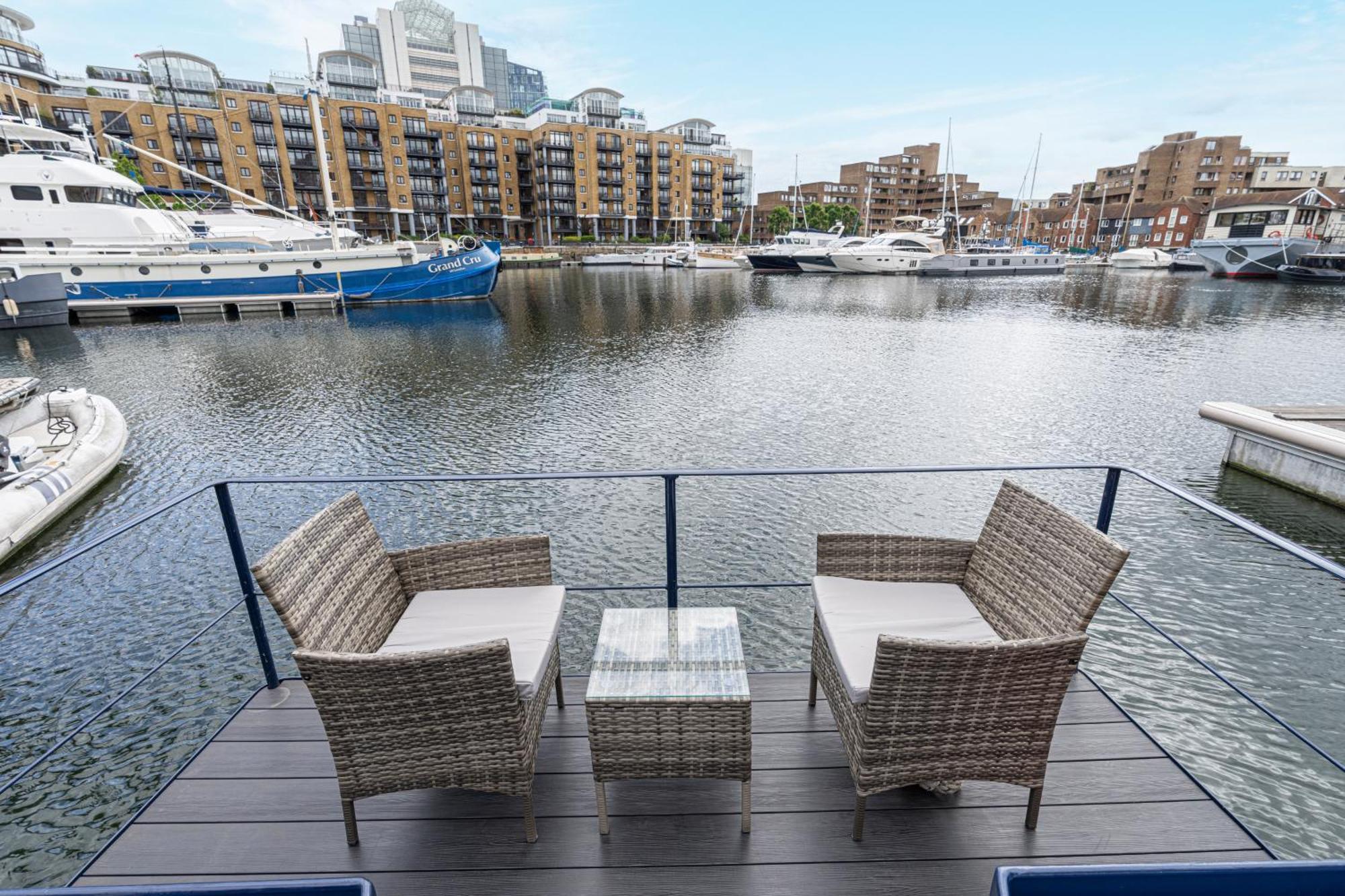Botel Serenity In The Heart Of Londra